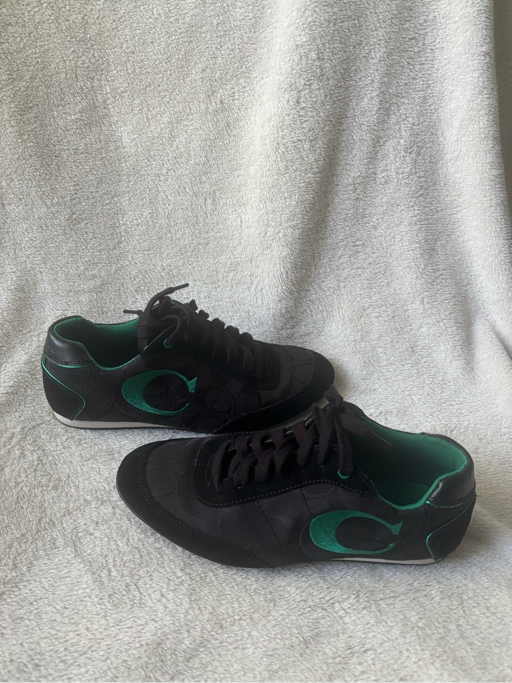 Coach Perrie Women Black lace up Sneakers with Green Logo Accent Size 8 - Picture 3 of 8